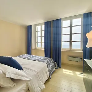  Appartamento Casaviva - Beachfront Trilo With Parking In